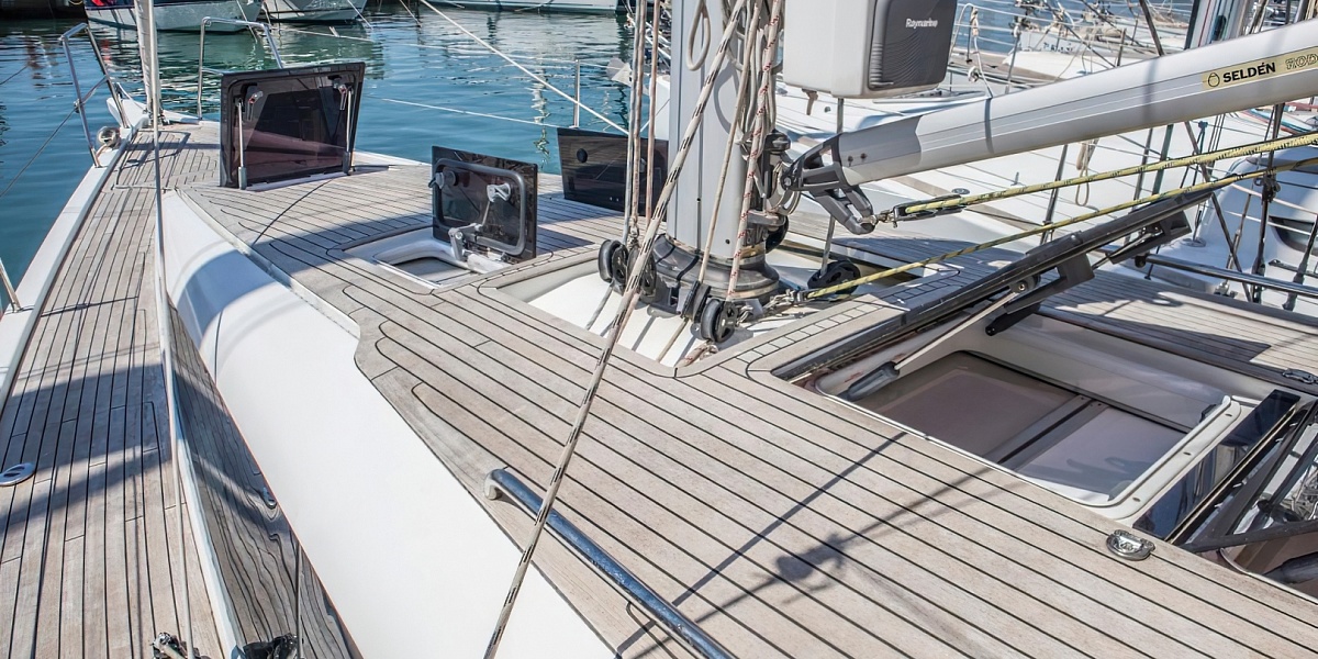 Продается парусная яхта AZUREE 41